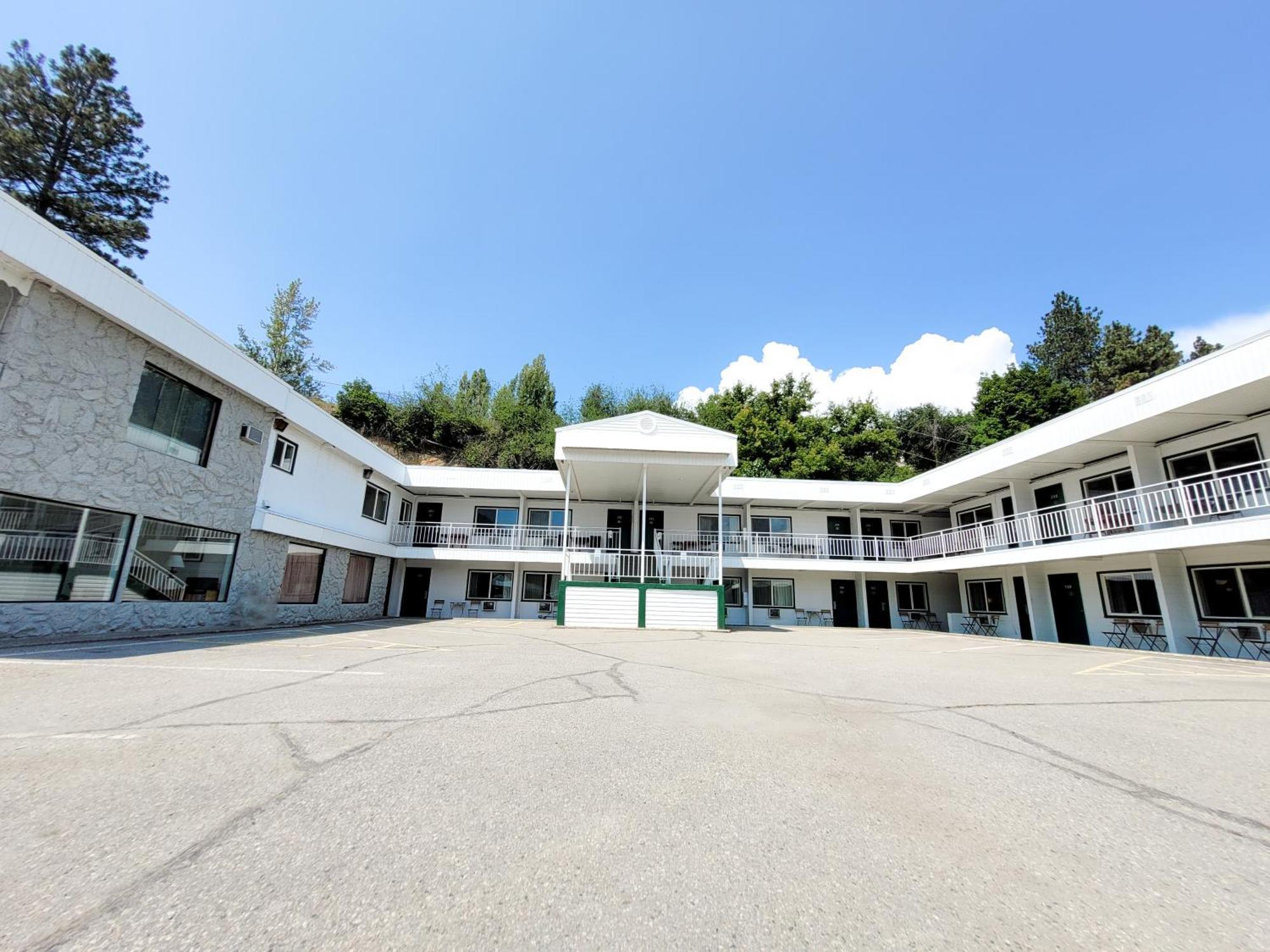The Villager Inn Princeton Motel ภายนอก รูปภาพ