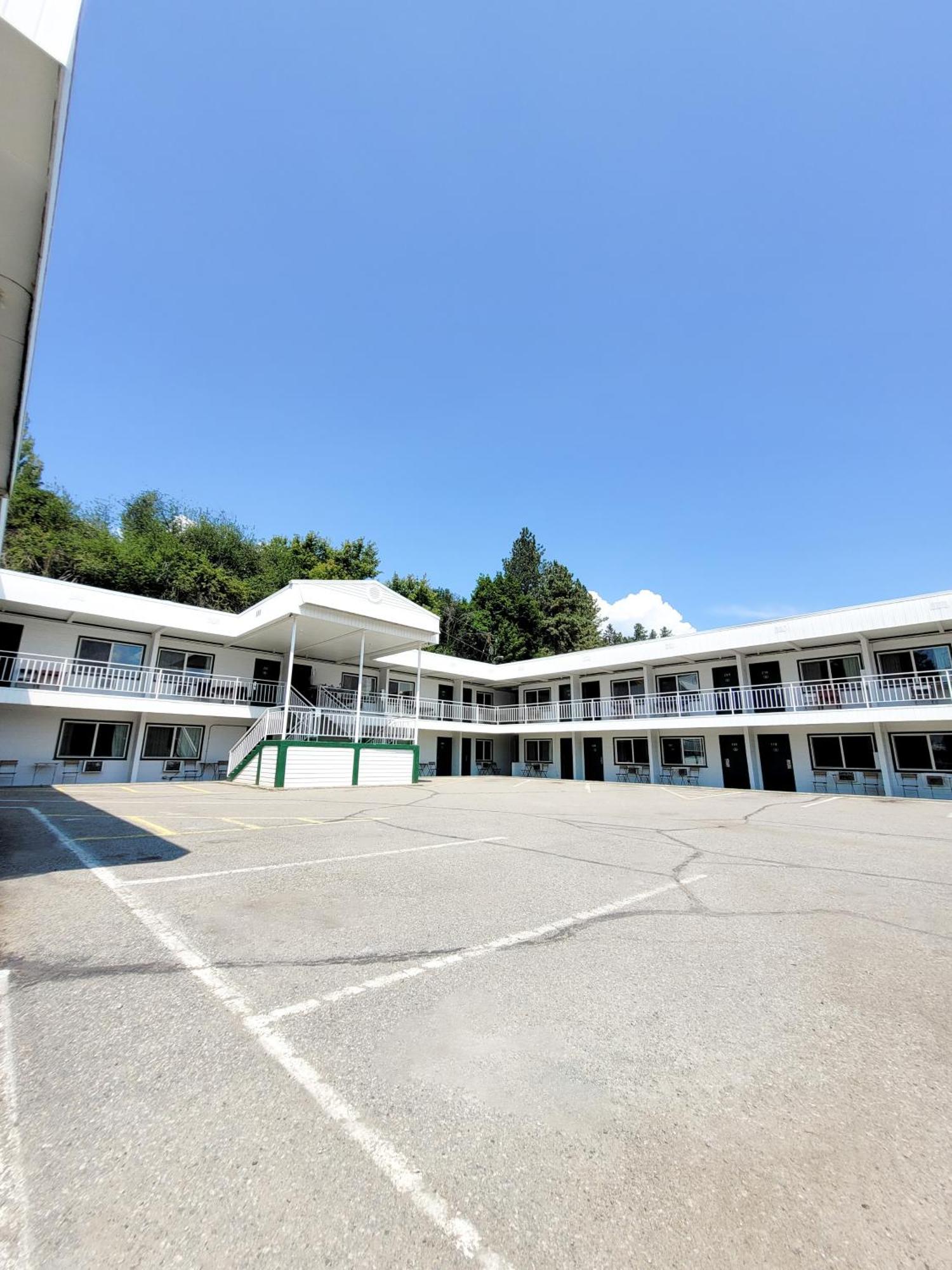 The Villager Inn Princeton Motel ภายนอก รูปภาพ