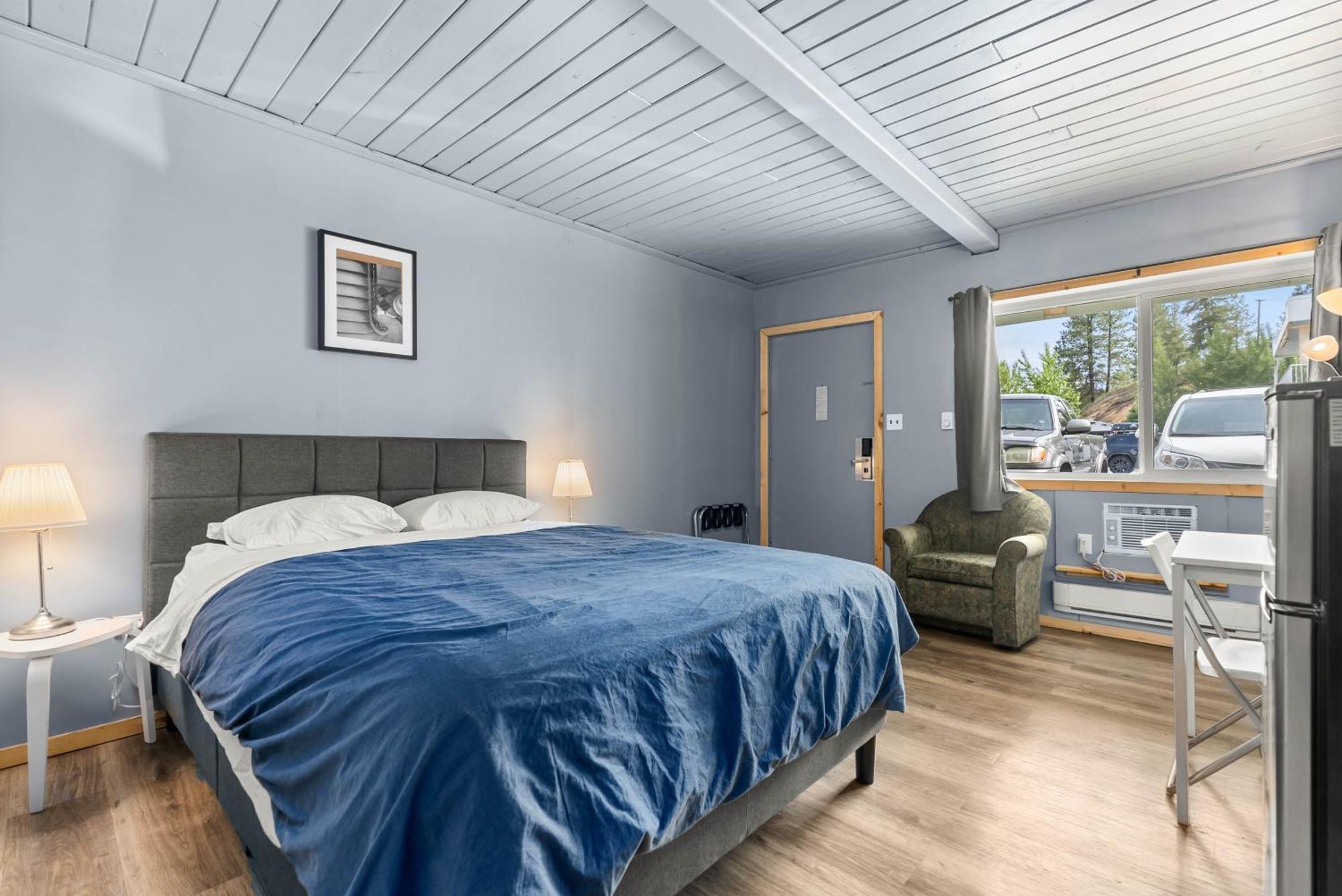 The Villager Inn Princeton Motel ภายนอก รูปภาพ